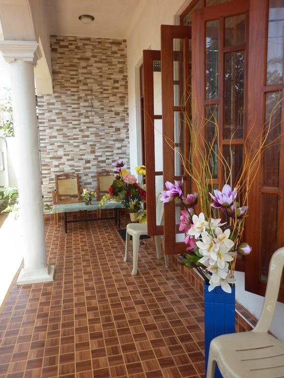Seetha'S Hostel Негомбо Экстерьер фото
