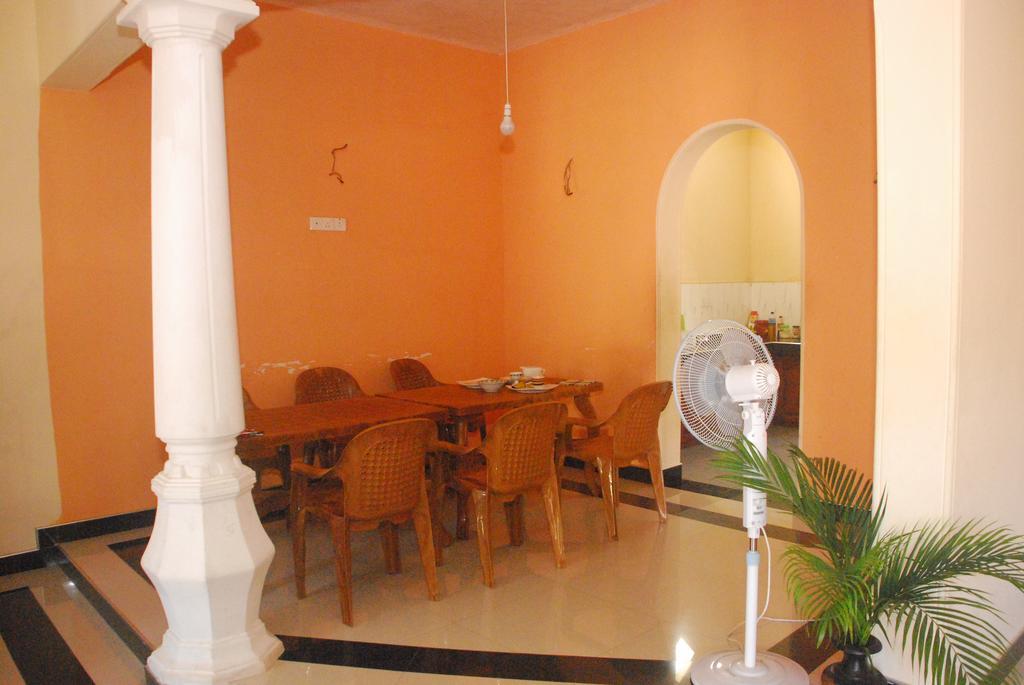 Seetha'S Hostel Негомбо Экстерьер фото
