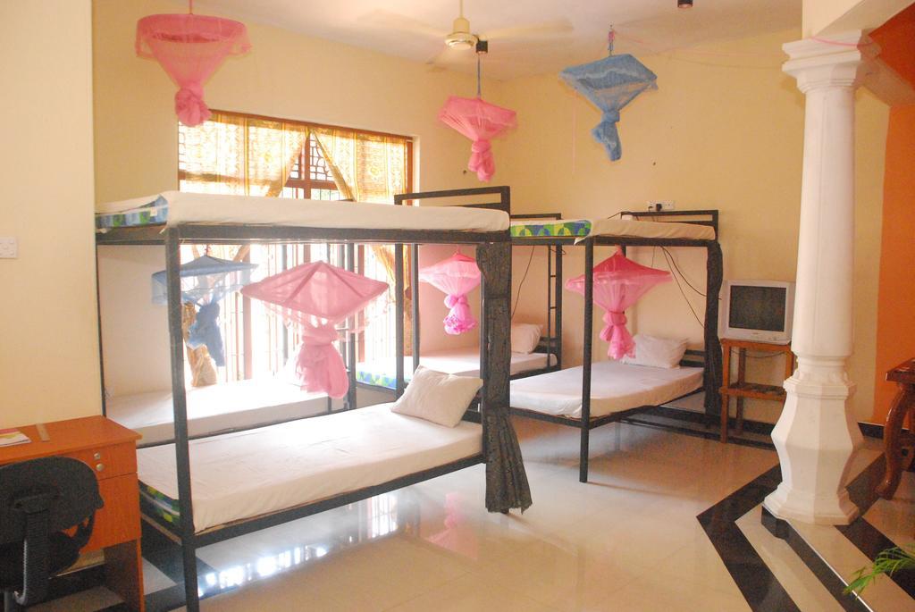 Seetha'S Hostel Негомбо Экстерьер фото